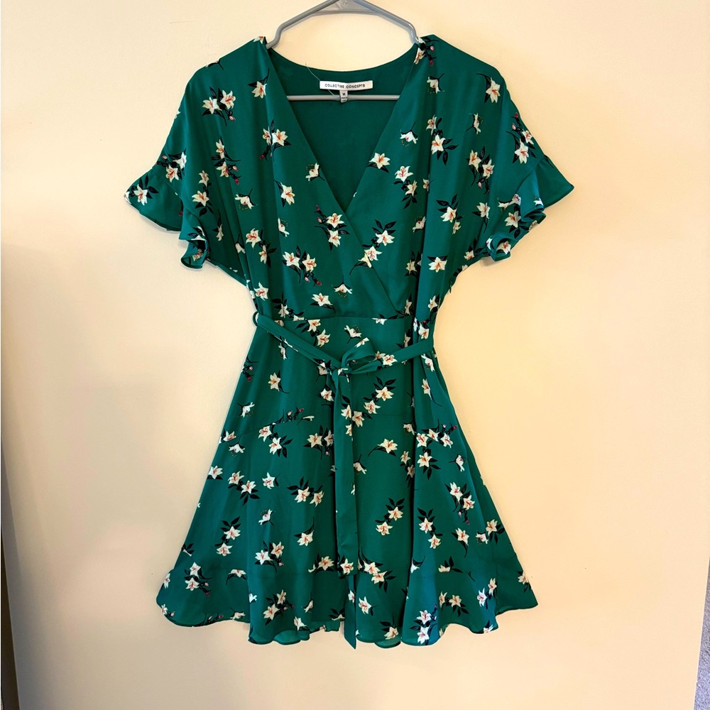 Flutter sleeved flared skirt dress by Collective Concepts